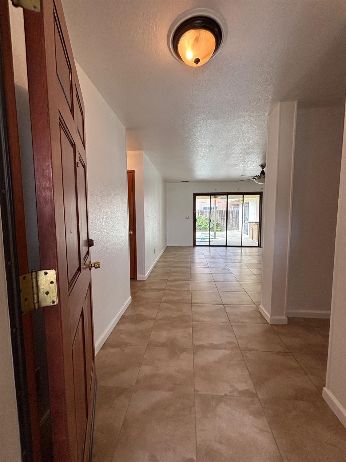 365 Foxmeadow Way, Los Banos, CA 93635