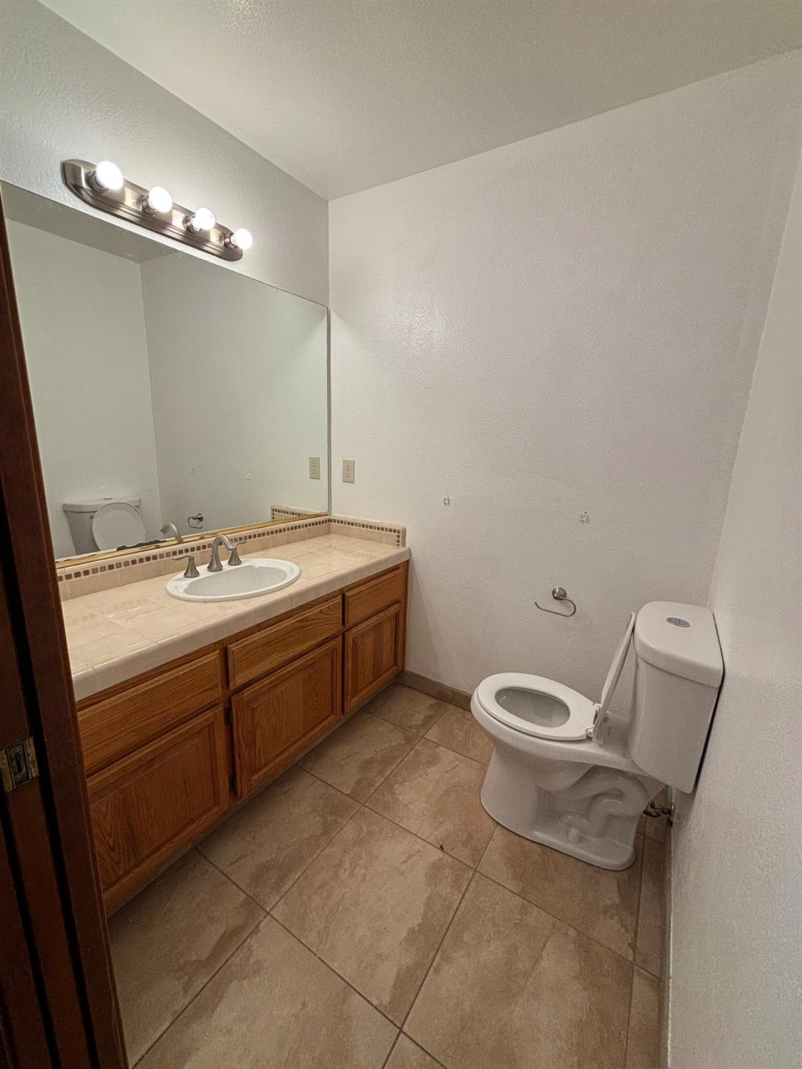 365 Foxmeadow Way, Los Banos, CA 93635