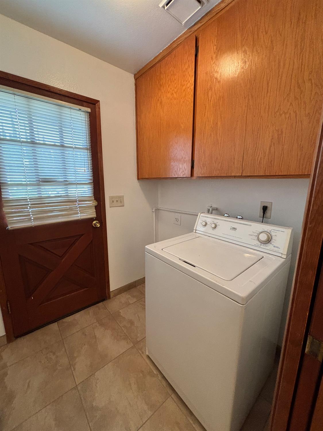 365 Foxmeadow Way, Los Banos, CA 93635