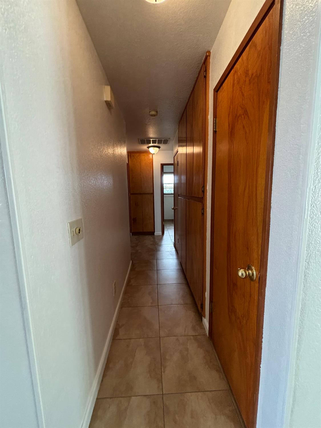 365 Foxmeadow Way, Los Banos, CA 93635