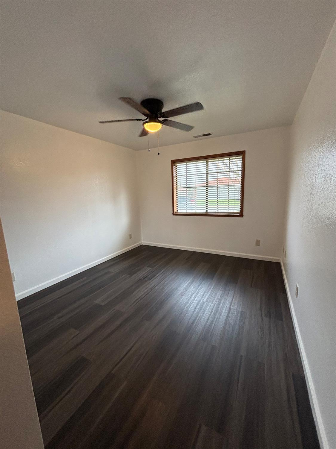 365 Foxmeadow Way, Los Banos, CA 93635