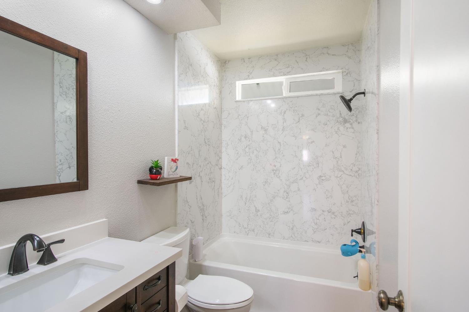 2660 Oxford Ave, Turlock, CA 95382