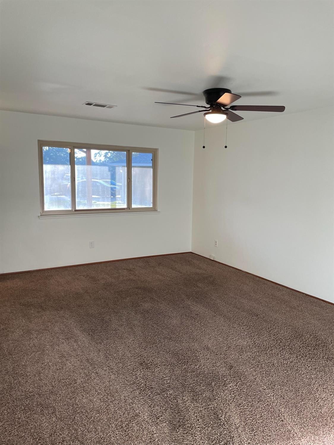 2113 Milford Ln, Modesto, CA 95355