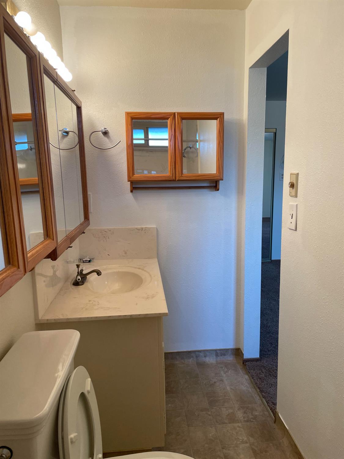 2113 Milford Ln, Modesto, CA 95355