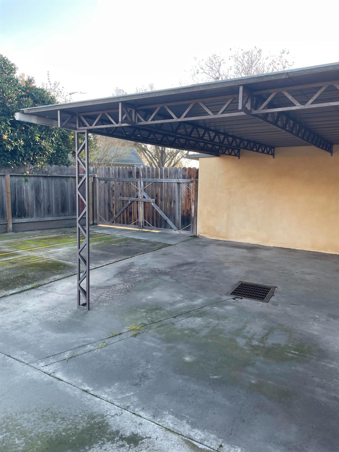 2113 Milford Ln, Modesto, CA 95355