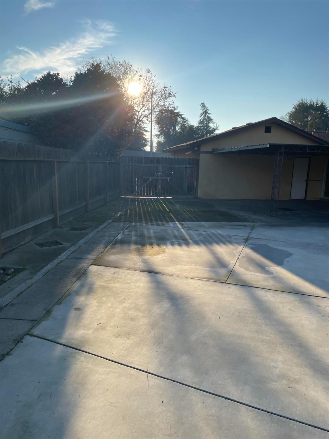 2113 Milford Ln, Modesto, CA 95355