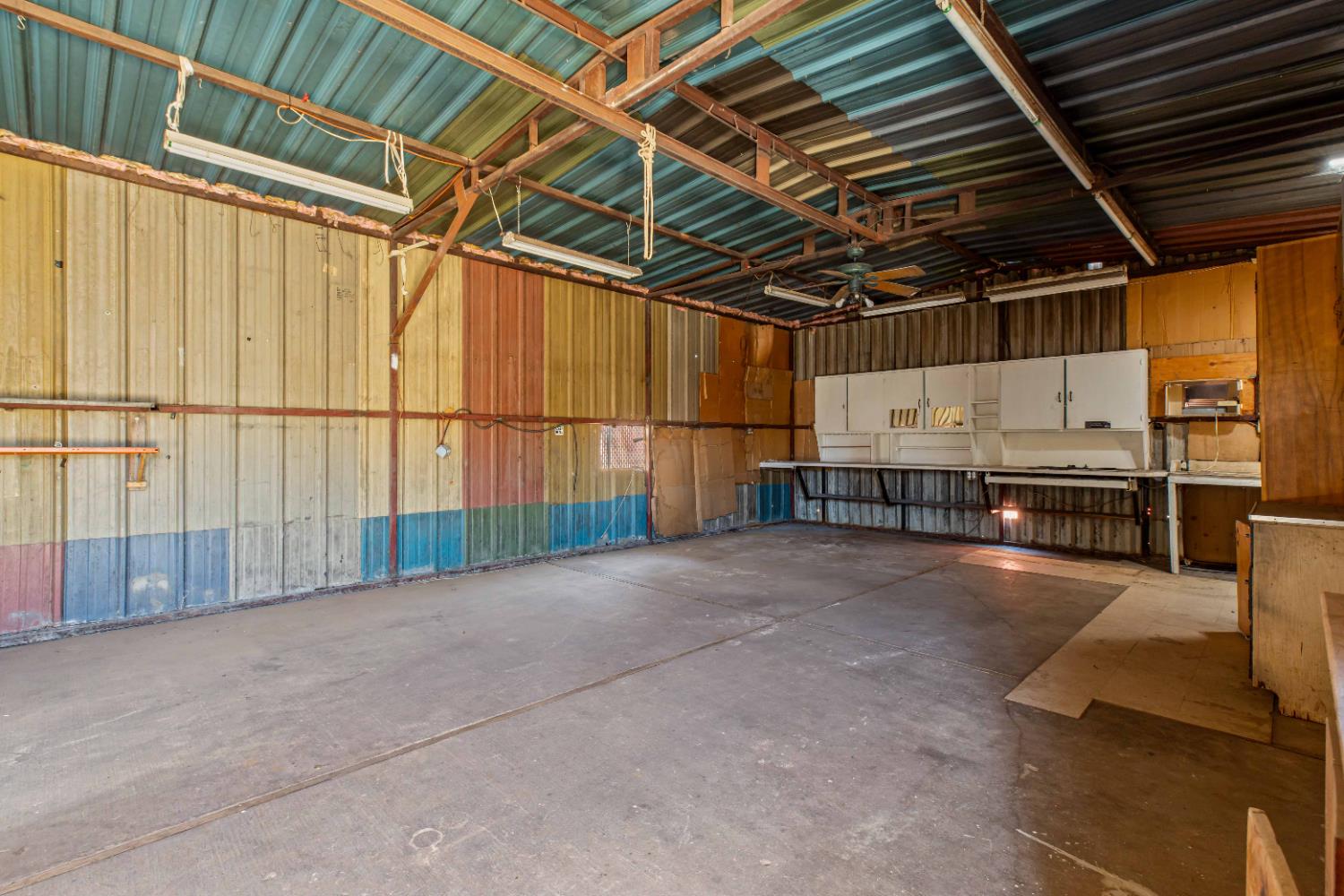 1320 Aurora St, Modesto, CA 95351