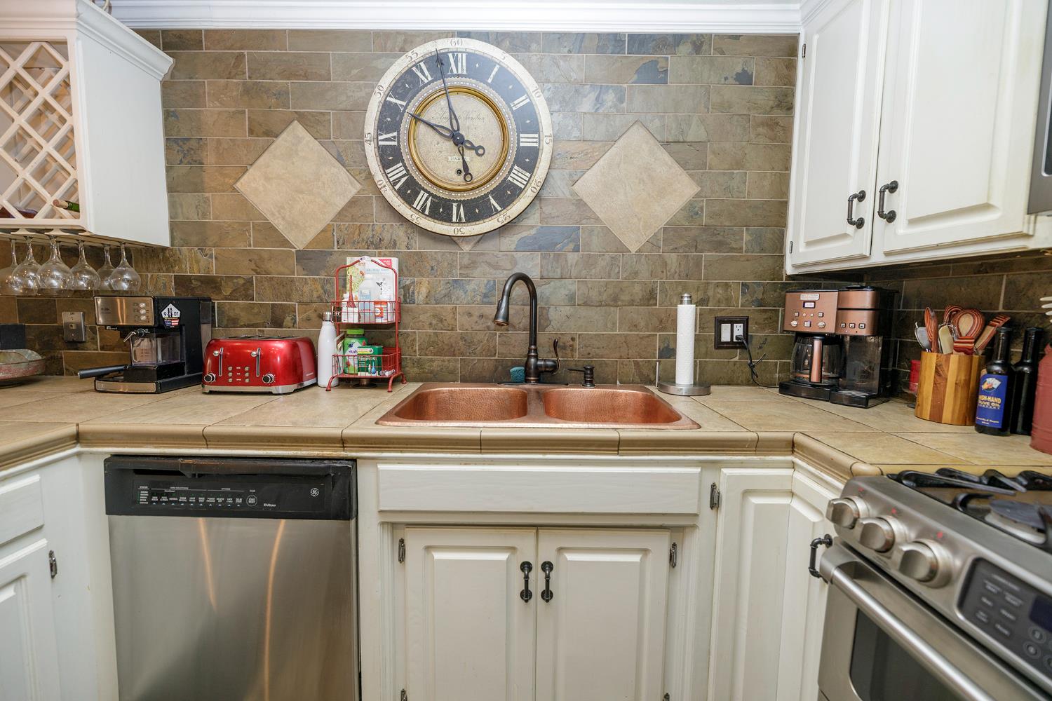 413 Redford Ln, Modesto, CA 95350