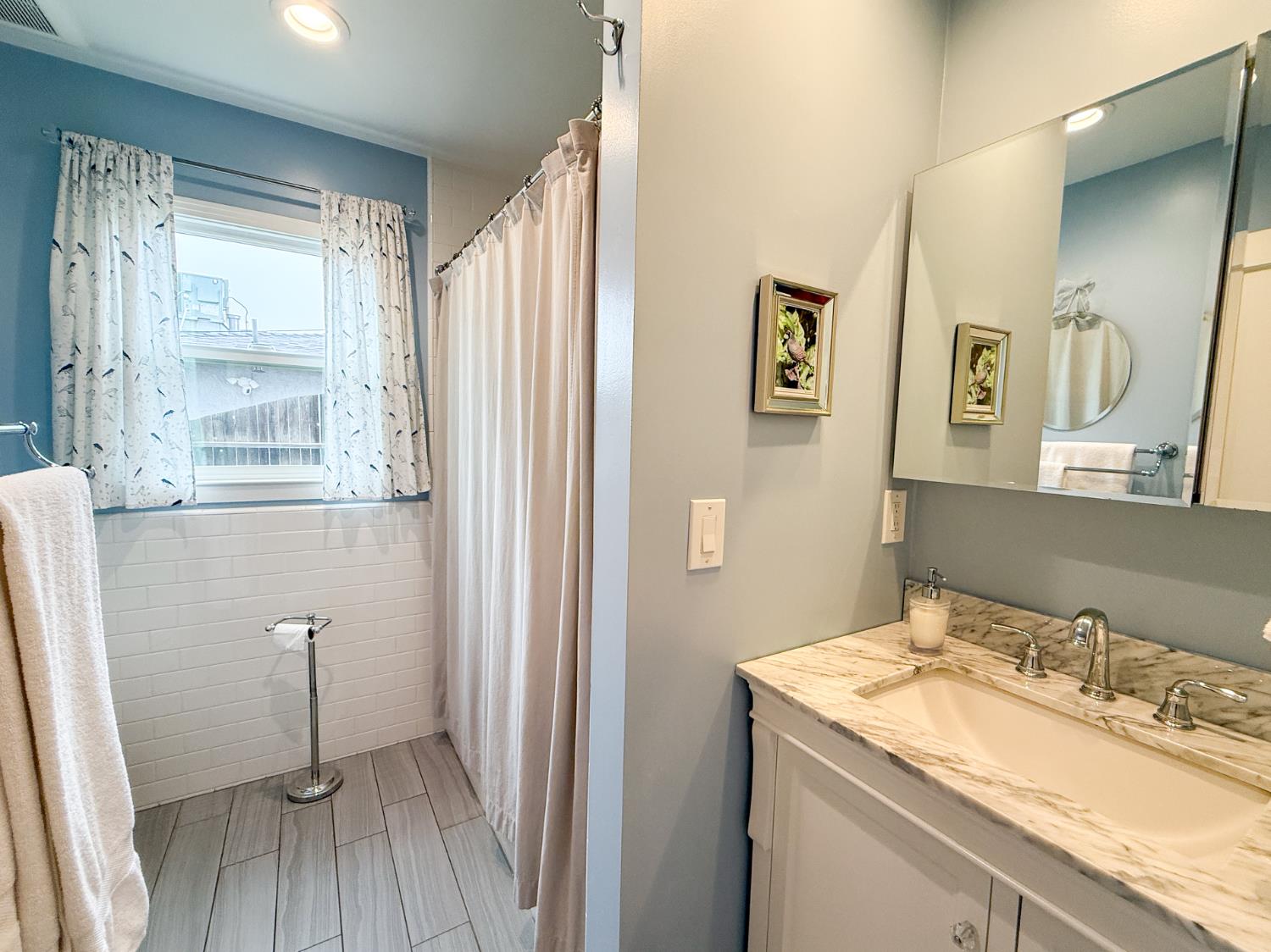 674 Wallis Ave, Gustine, CA 95322