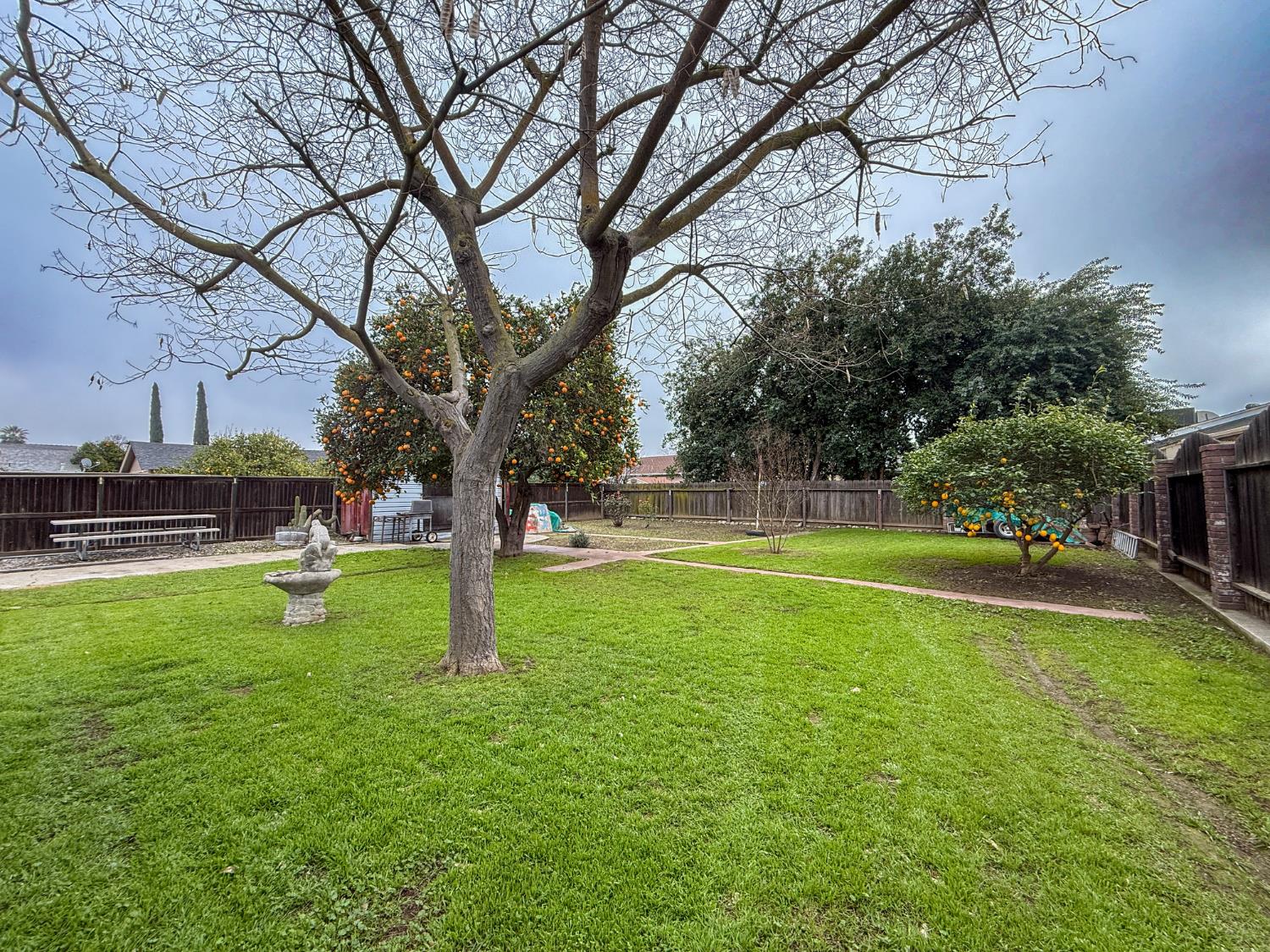 674 Wallis Ave, Gustine, CA 95322