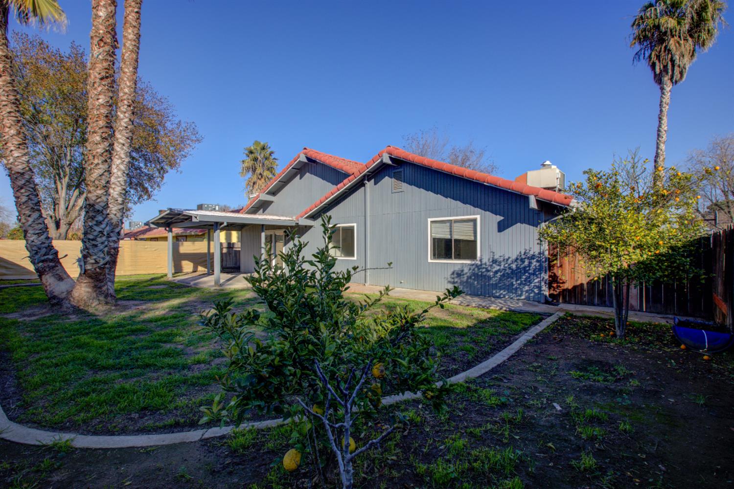411 N santa monica, Los Banos, CA 93635