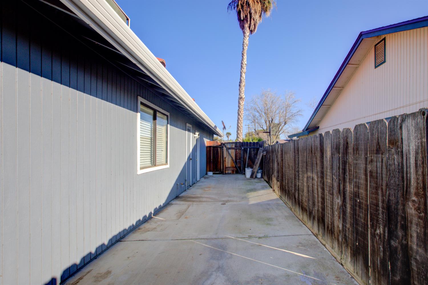 411 N santa monica, Los Banos, CA 93635
