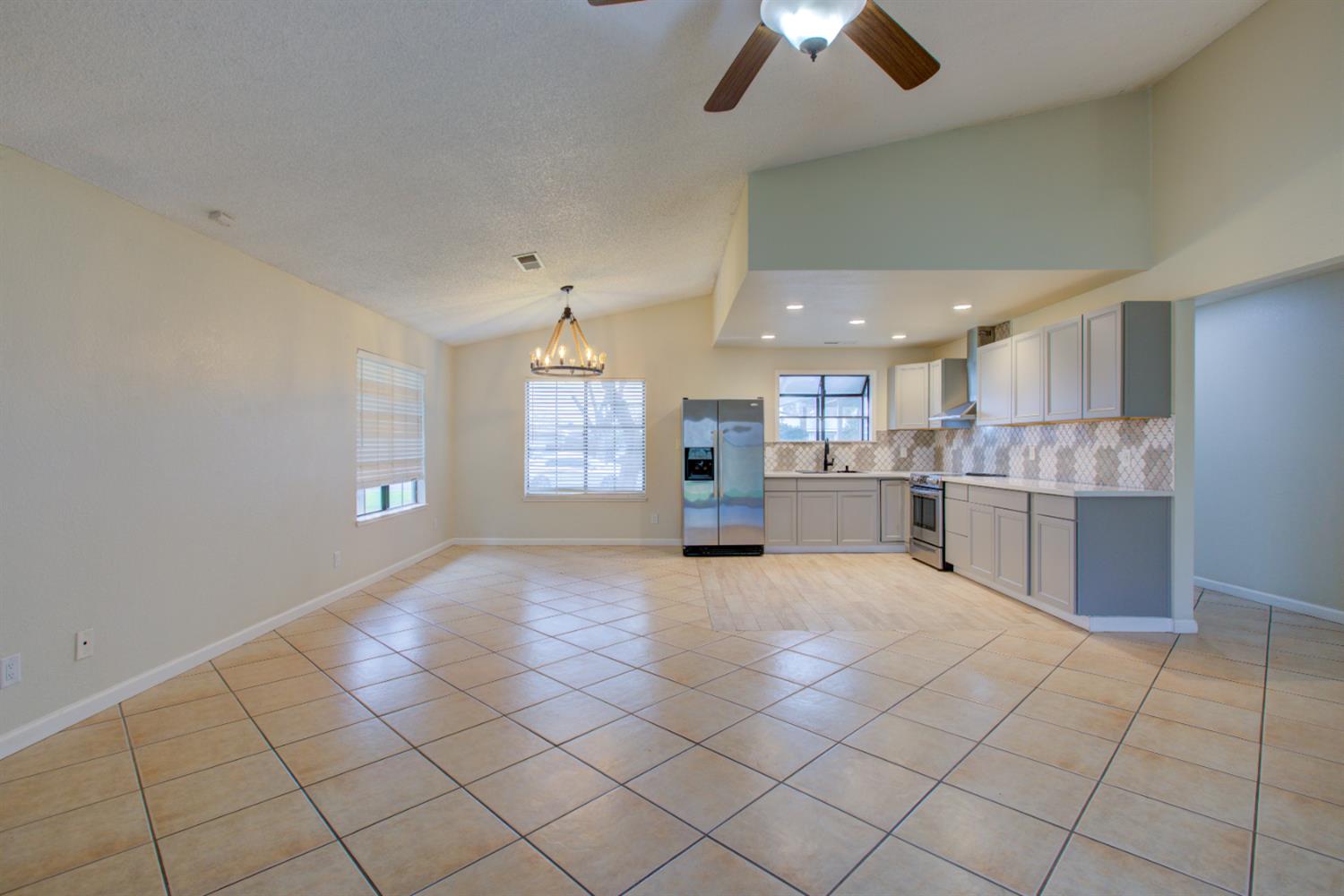 411 N santa monica, Los Banos, CA 93635