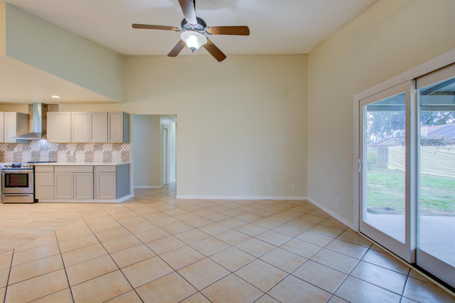 411 N santa monica, Los Banos, CA 93635