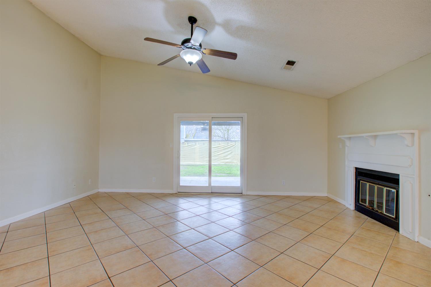 411 N santa monica, Los Banos, CA 93635