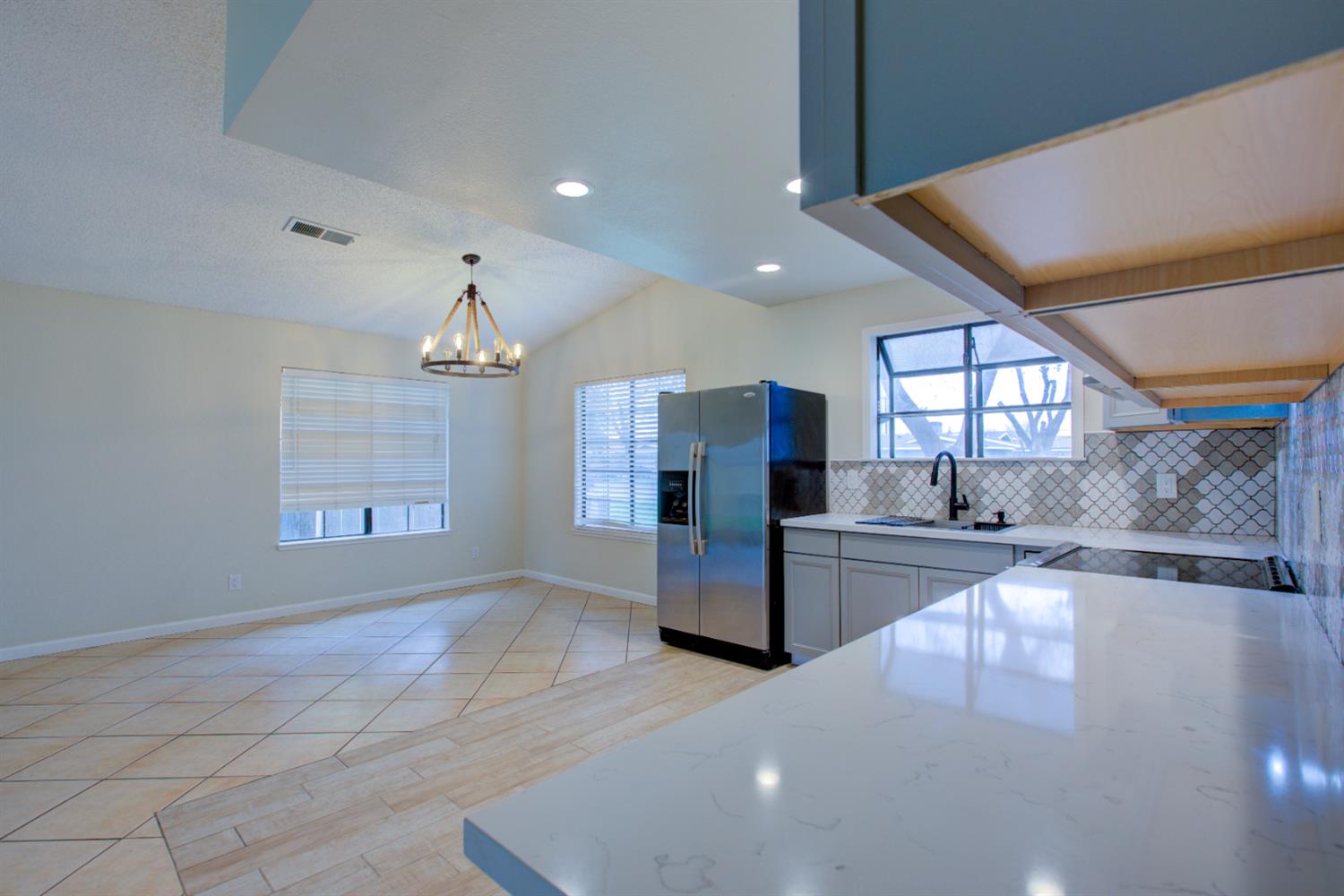 411 N santa monica, Los Banos, CA 93635