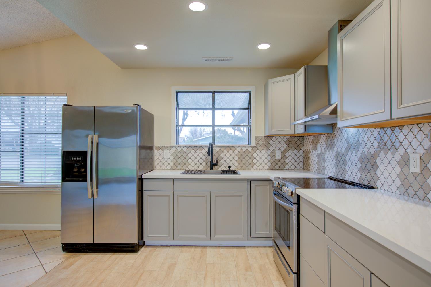 411 N santa monica, Los Banos, CA 93635