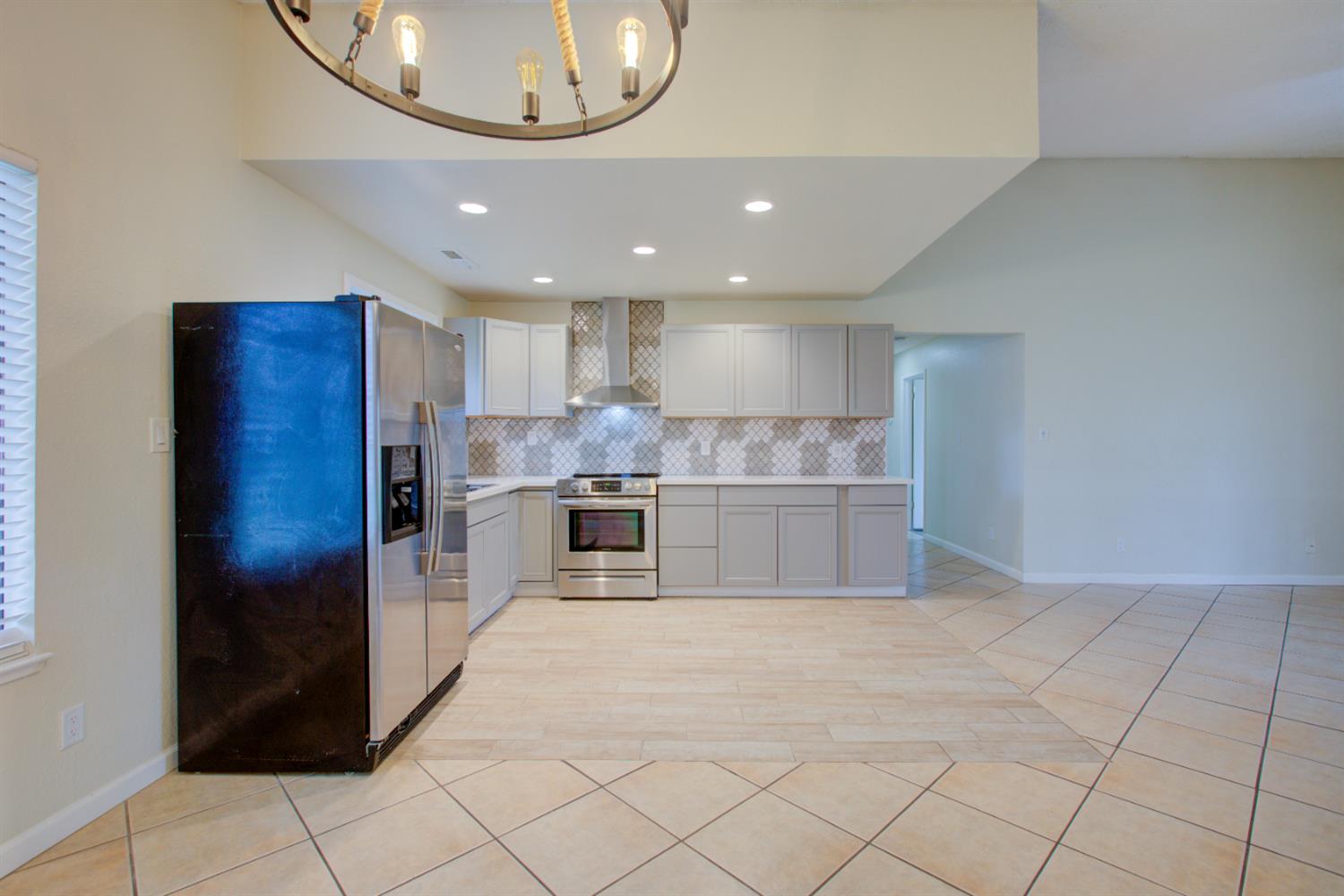 411 N santa monica, Los Banos, CA 93635