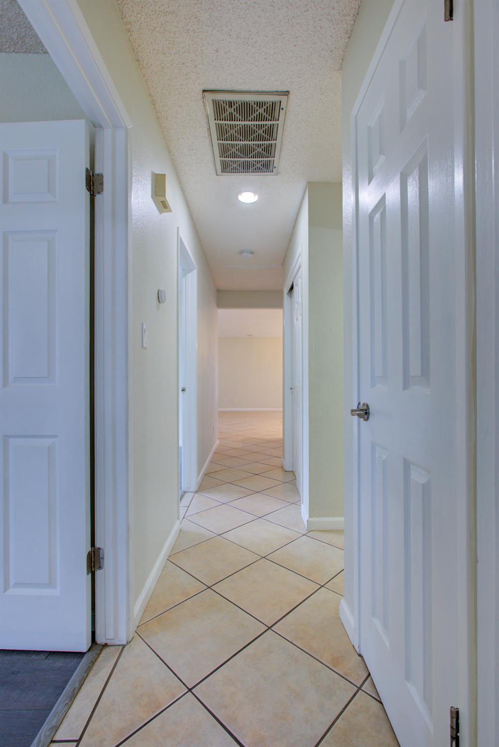 411 N santa monica, Los Banos, CA 93635