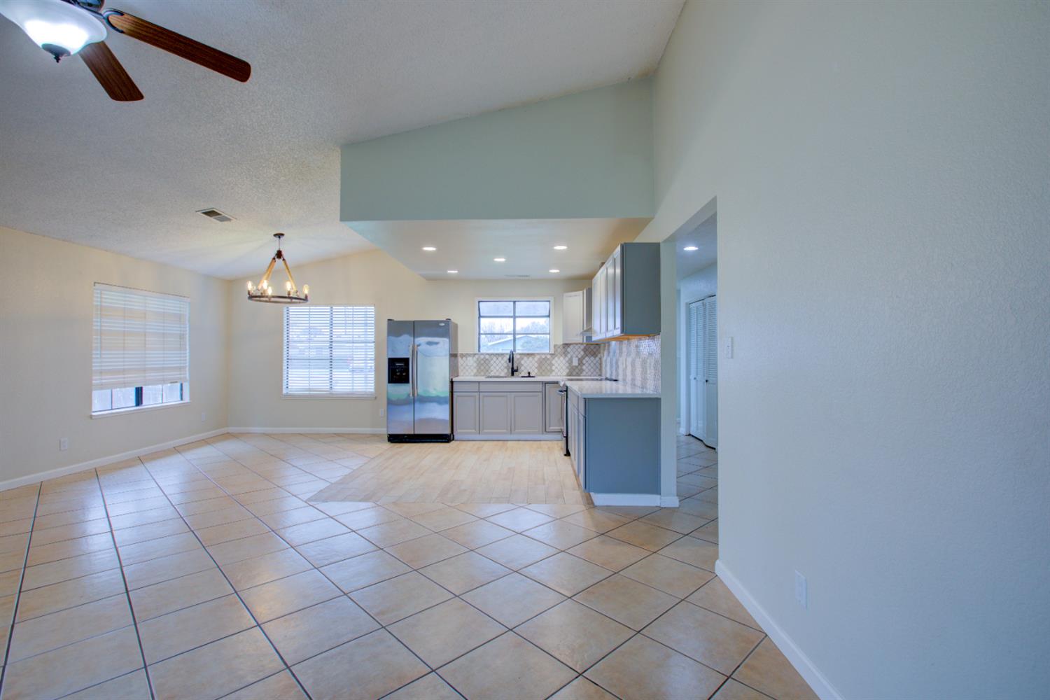 411 N santa monica, Los Banos, CA 93635