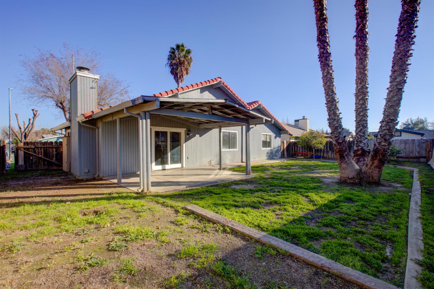 411 N santa monica, Los Banos, CA 93635