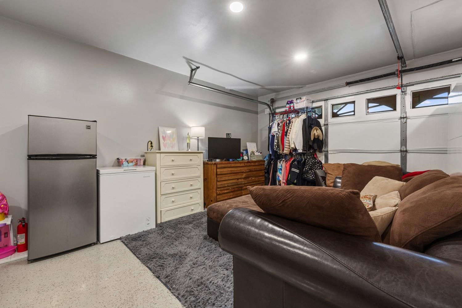 3809 Meadowview Ct, Modesto, CA 95355