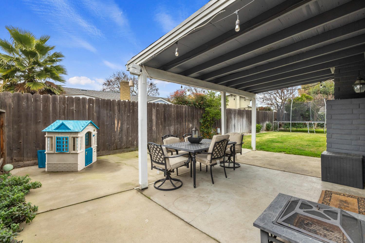 3809 Meadowview Ct, Modesto, CA 95355