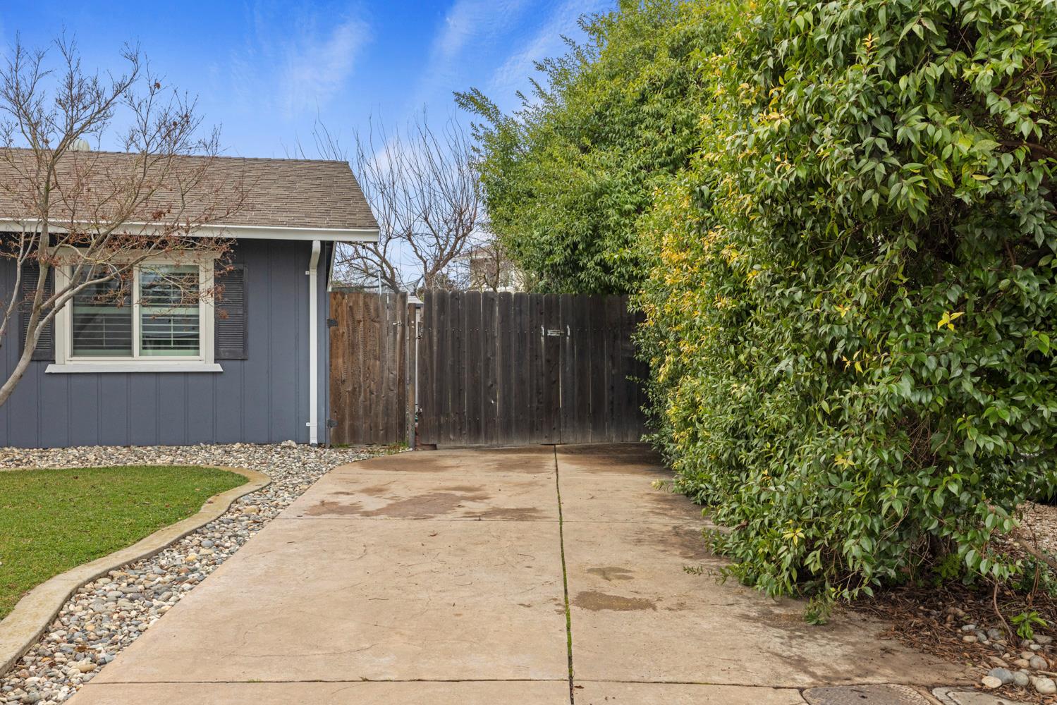 3809 Meadowview Ct, Modesto, CA 95355