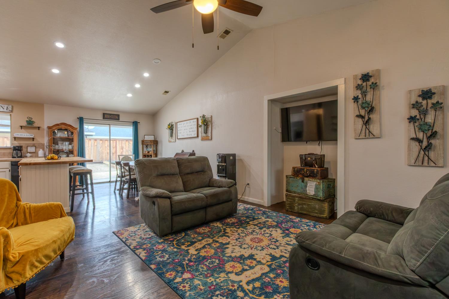 611 Yancey Ct, Patterson, CA 95363