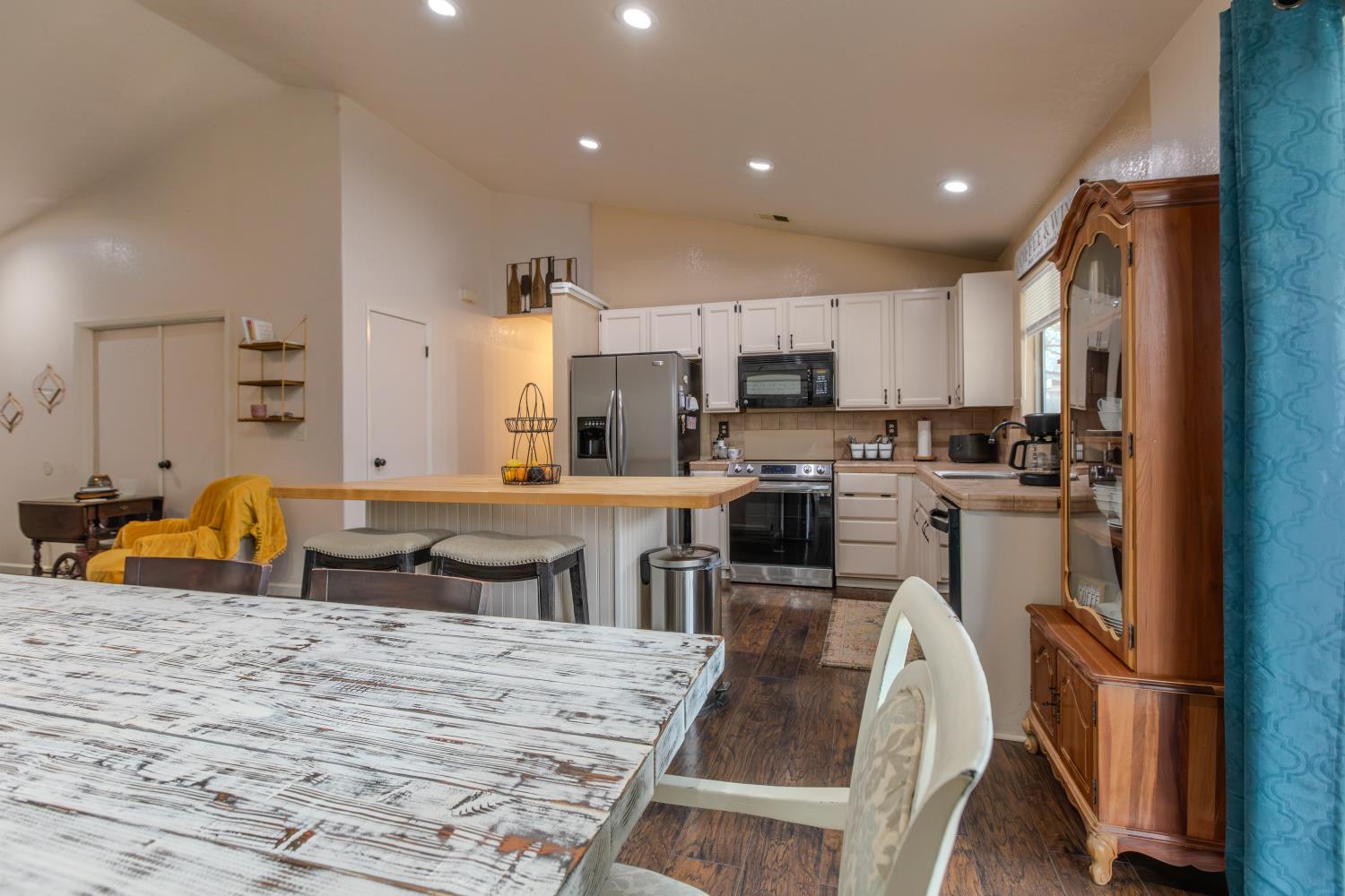 611 Yancey Ct, Patterson, CA 95363