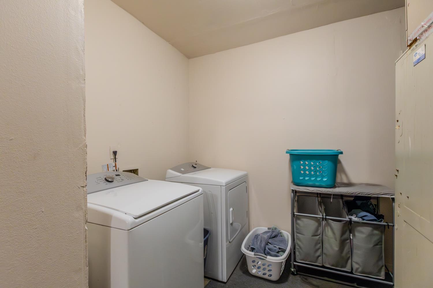 611 Yancey Ct, Patterson, CA 95363