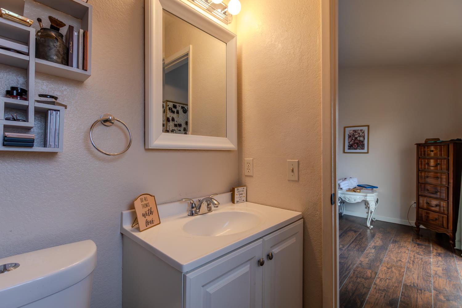 611 Yancey Ct, Patterson, CA 95363