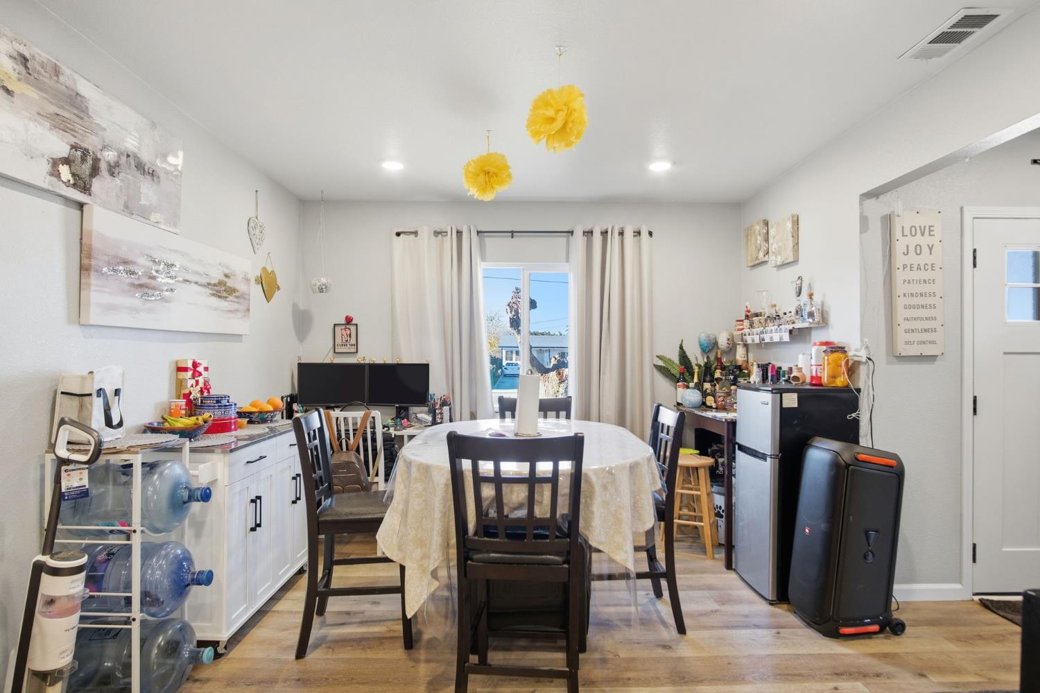 8708 Wilson St, Patterson, CA 95363