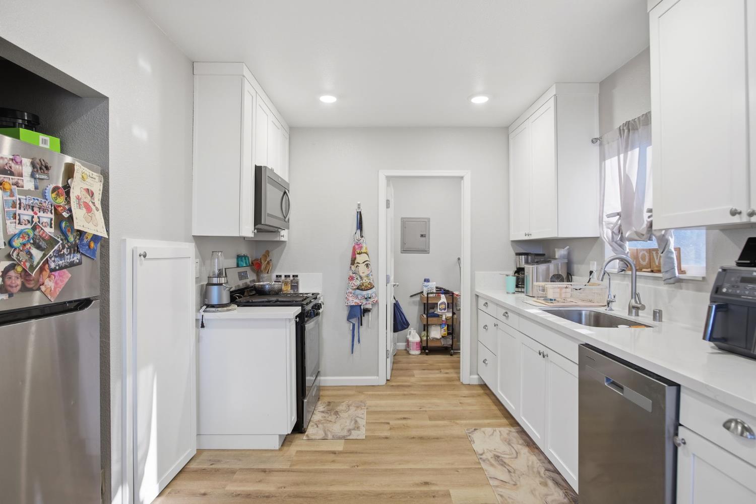 8708 Wilson St, Patterson, CA 95363