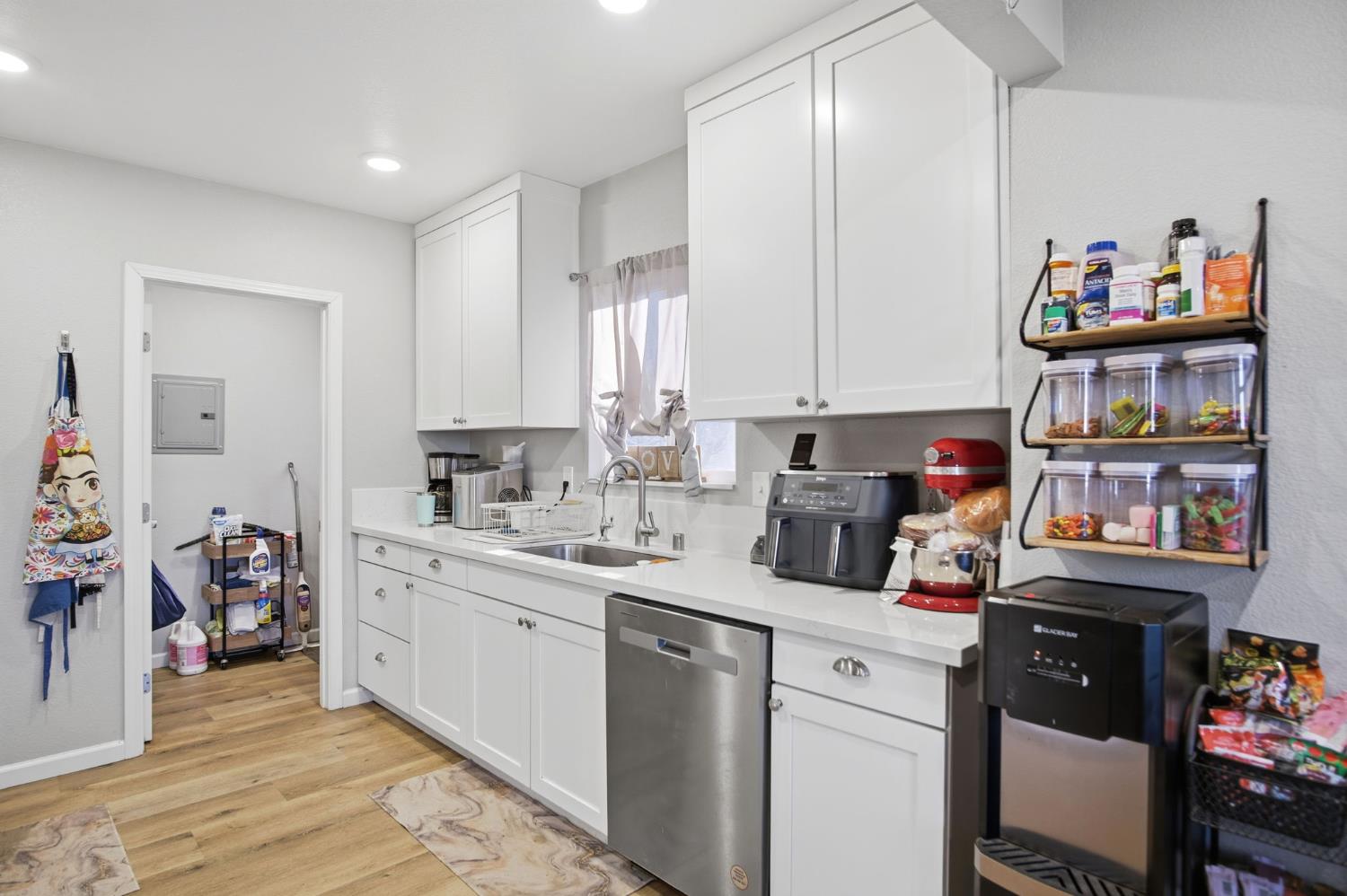 8708 Wilson St, Patterson, CA 95363