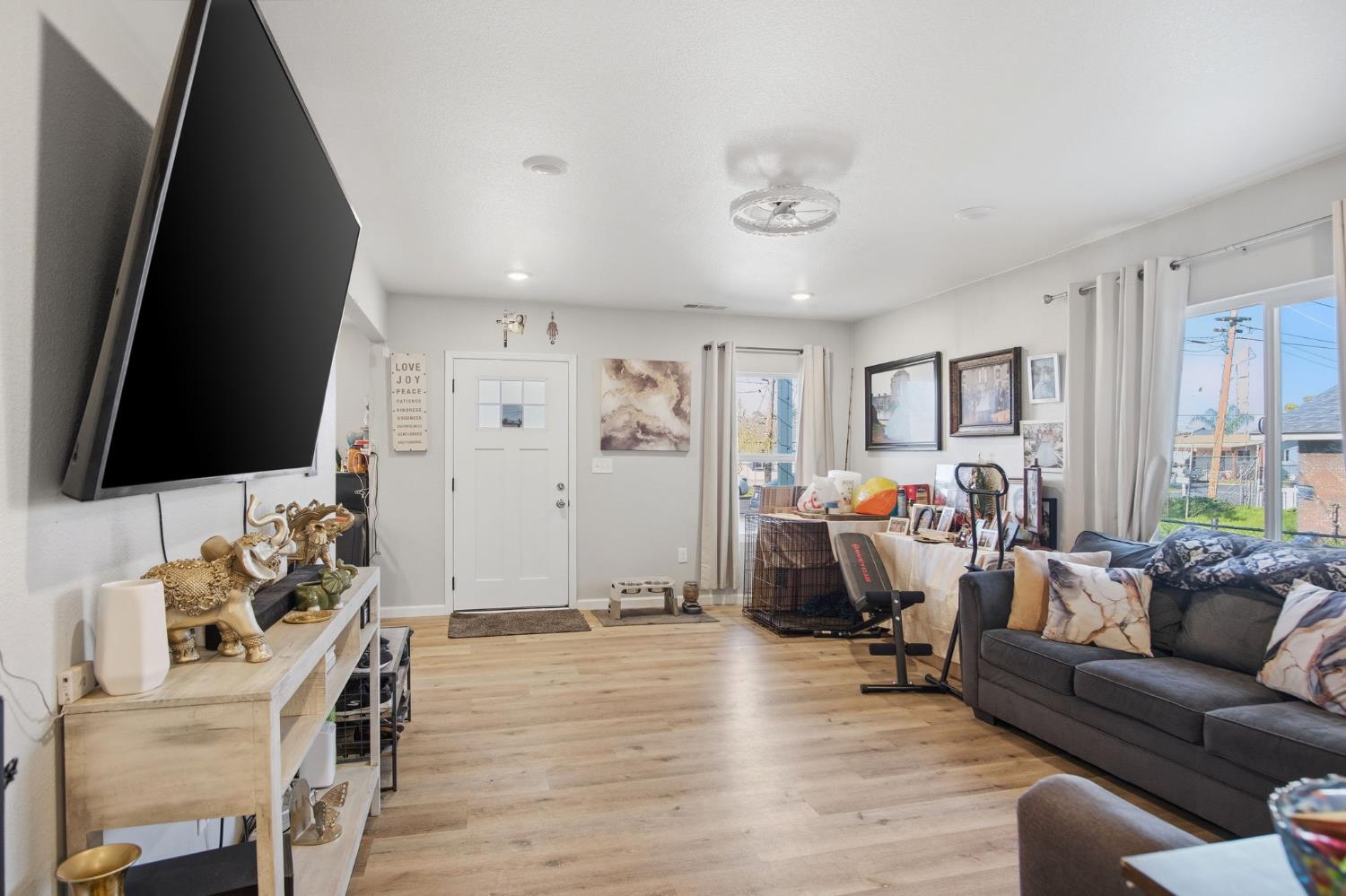 8708 Wilson St, Patterson, CA 95363