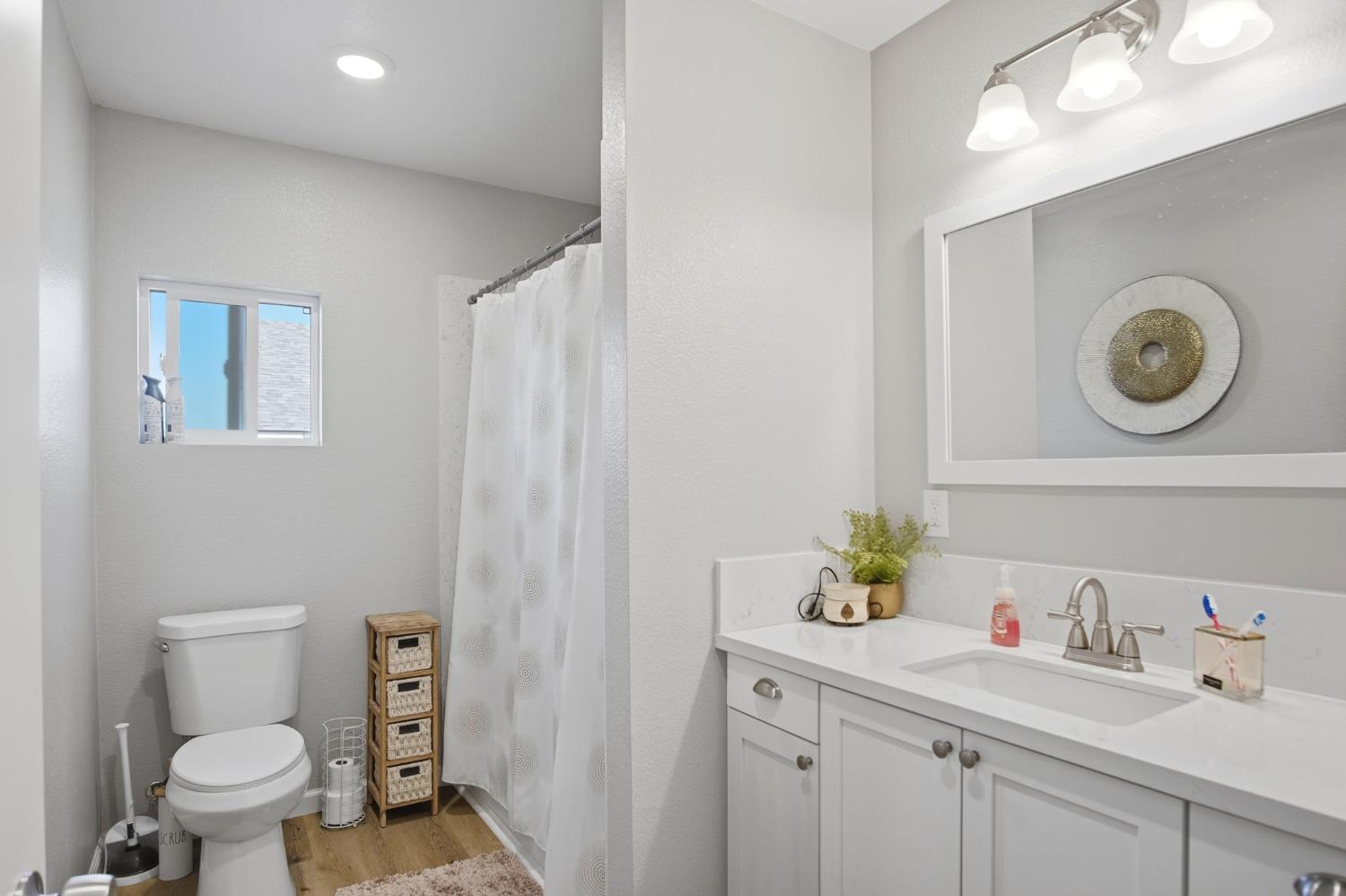 8708 Wilson St, Patterson, CA 95363