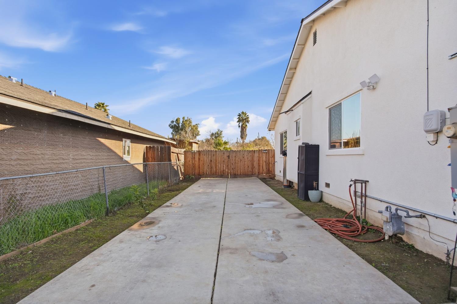 8708 Wilson St, Patterson, CA 95363