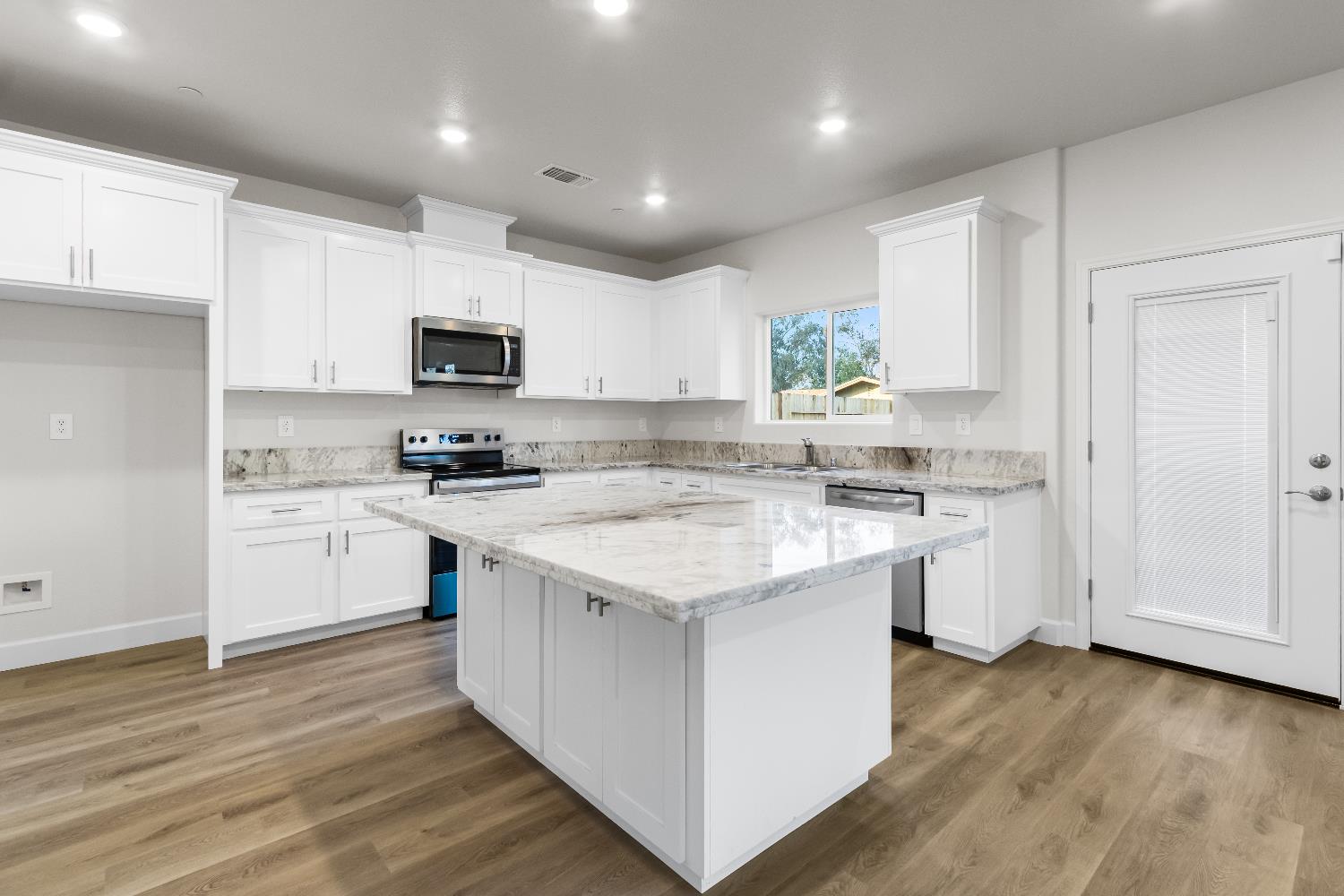 2955 Capella Dr, Merced, CA 95341