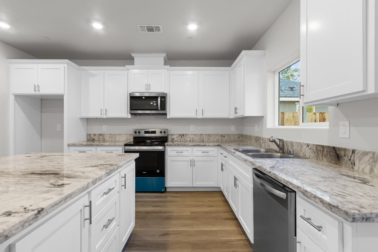 2955 Capella Dr, Merced, CA 95341