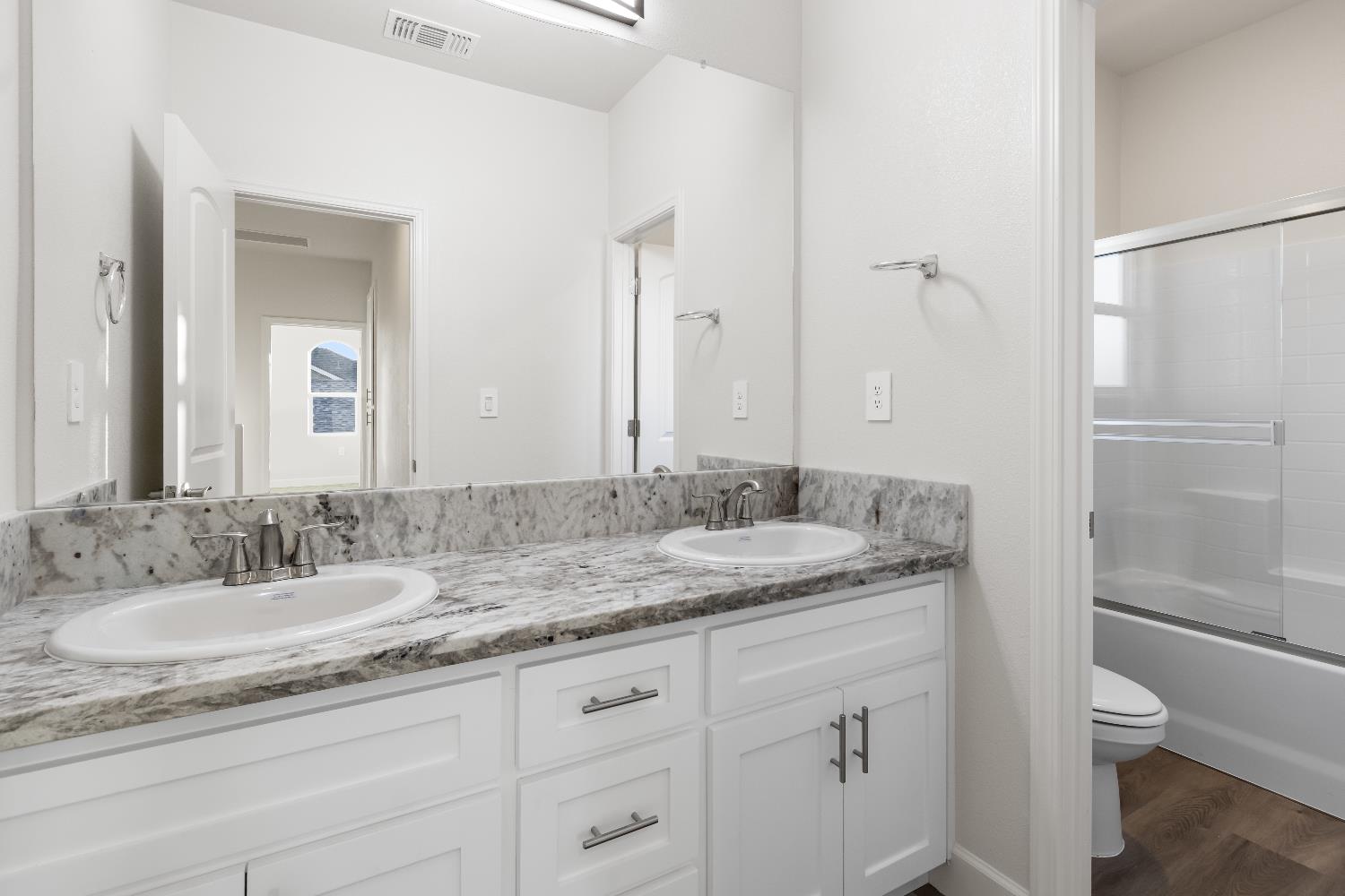 2955 Capella Dr, Merced, CA 95341