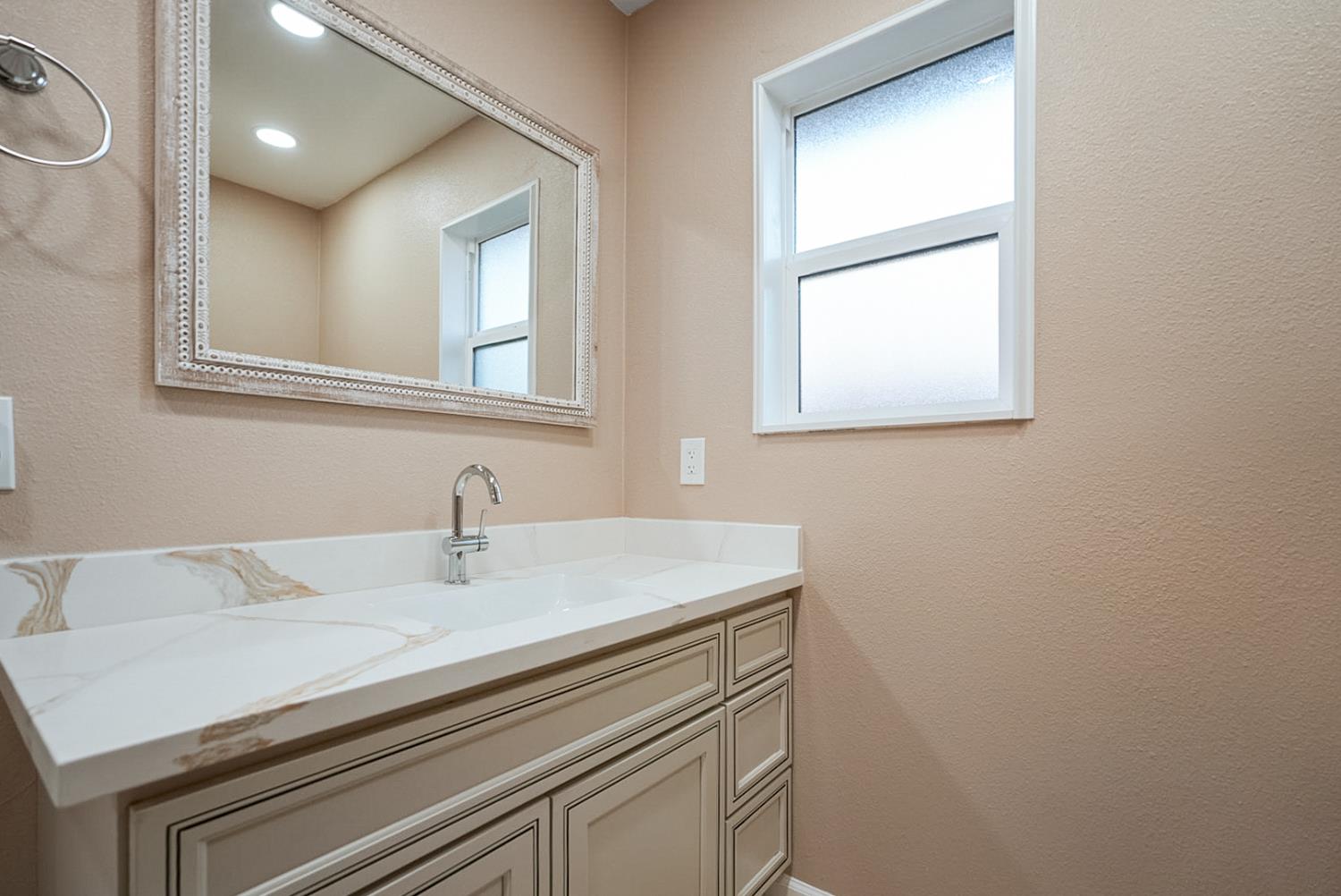 445 M, Patterson, CA 95363