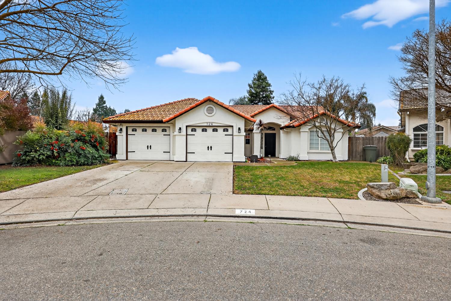 724 Robin Dr, Merced, CA 95340