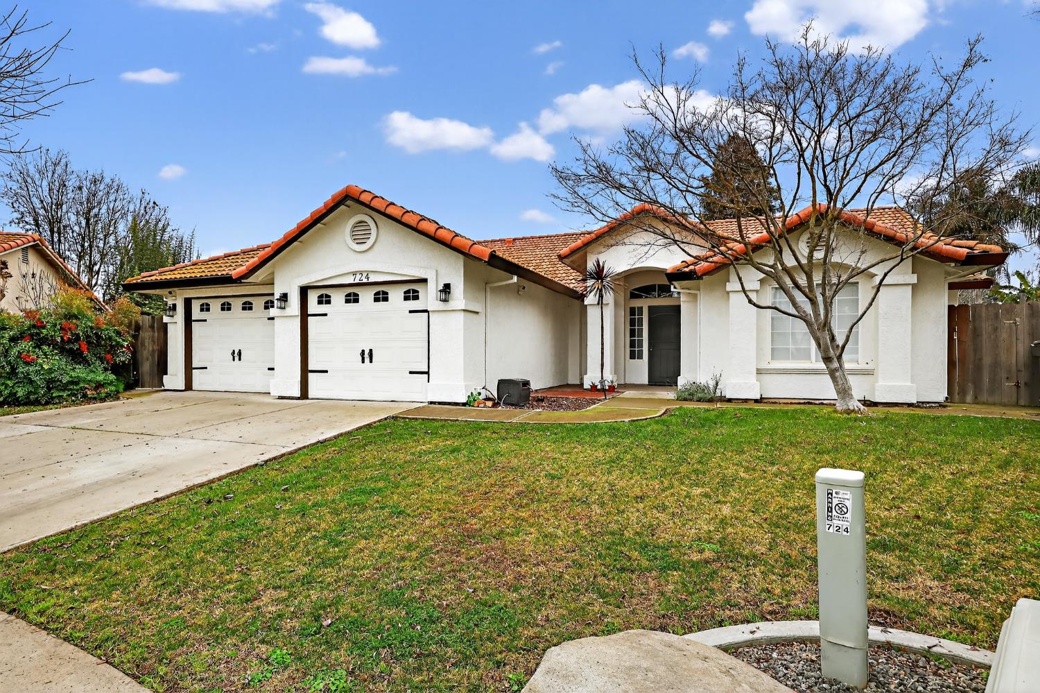 724 Robin Dr, Merced, CA 95340