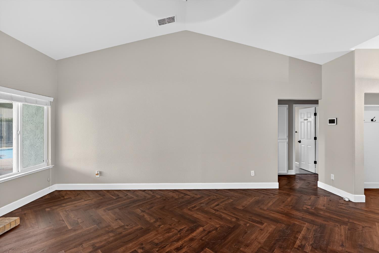 724 Robin Dr, Merced, CA 95340