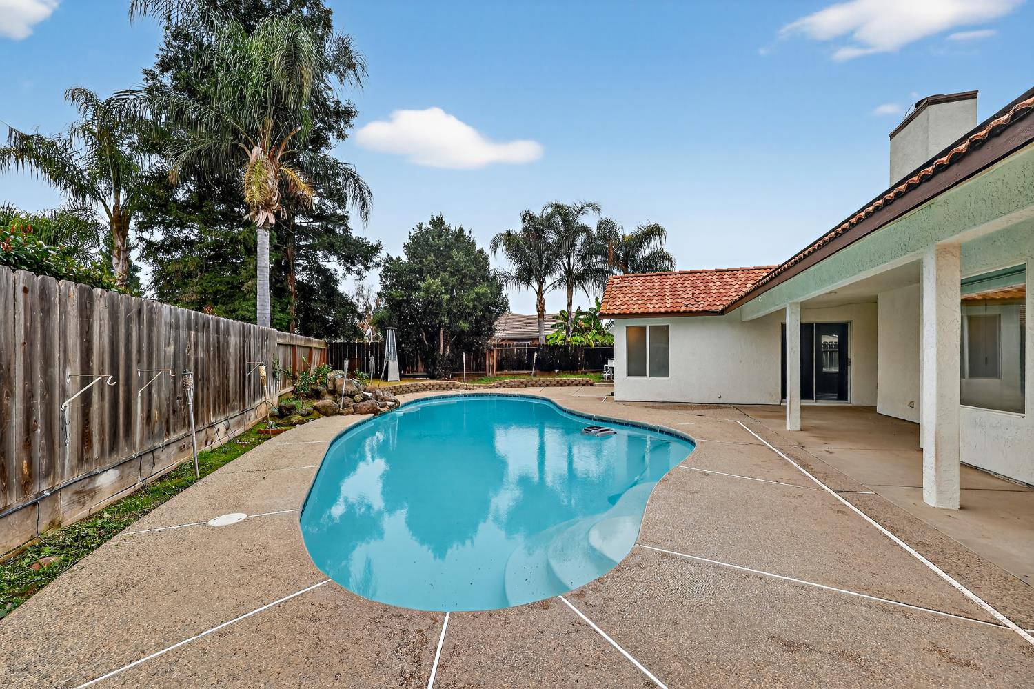 724 Robin Dr, Merced, CA 95340