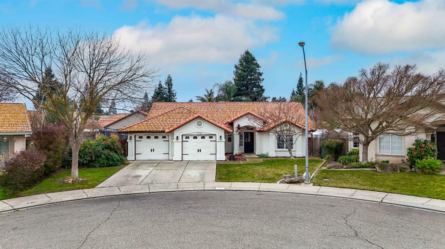 724 Robin Dr, Merced, CA 95340