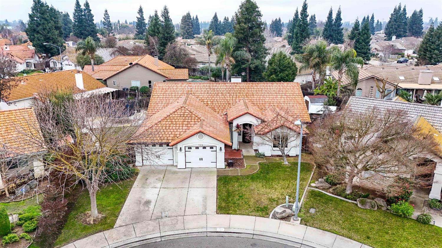 724 Robin Dr, Merced, CA 95340