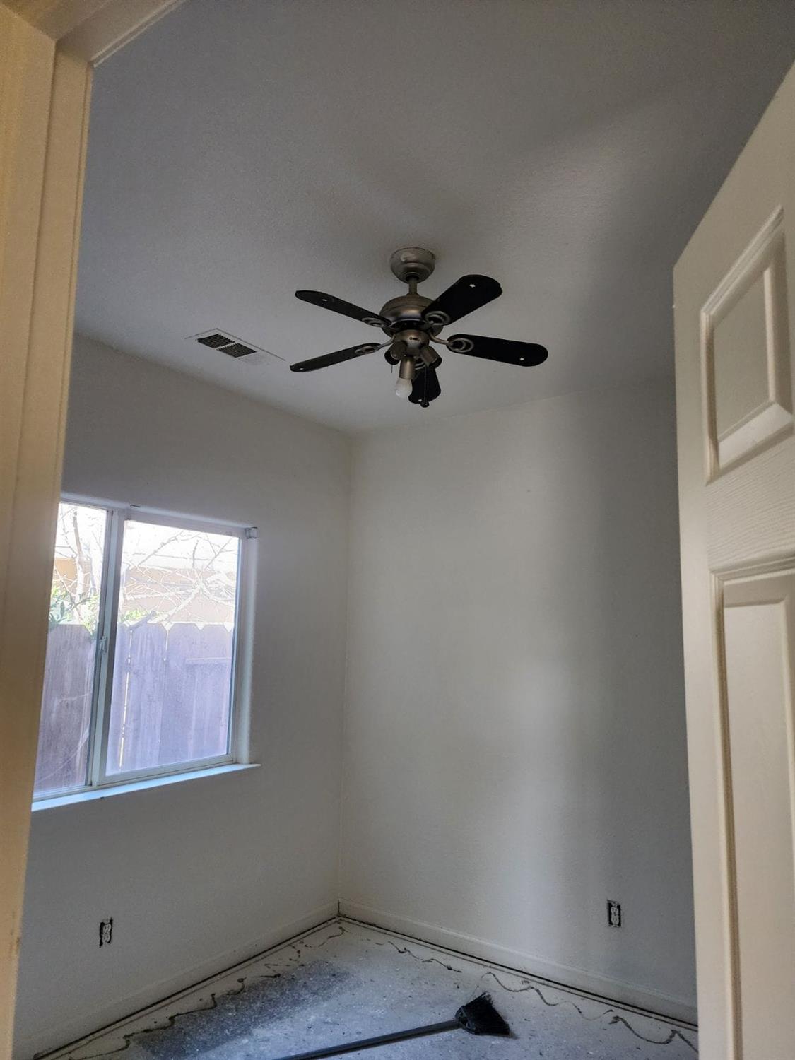 1511 Ronnie Ct, Merced, CA 95341