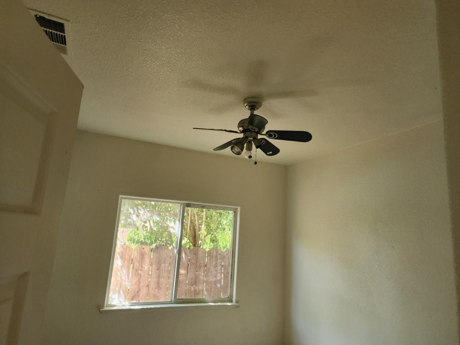 1511 Ronnie Ct, Merced, CA 95341